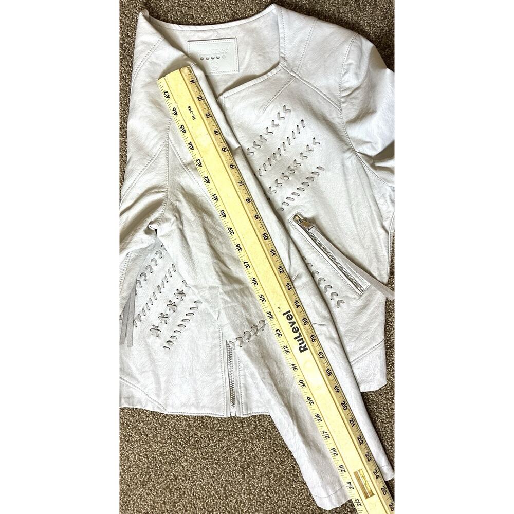 Y2K Cropped Jacket Sz M Imelda Crm Perforated Vegan Lthr Moto Boho Coachella Zip - Picture 11 of 11